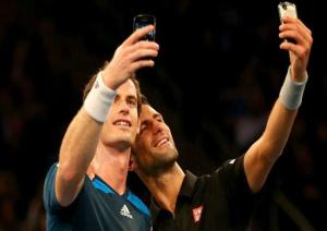 selfie_bras_mediologie_société_phenomene